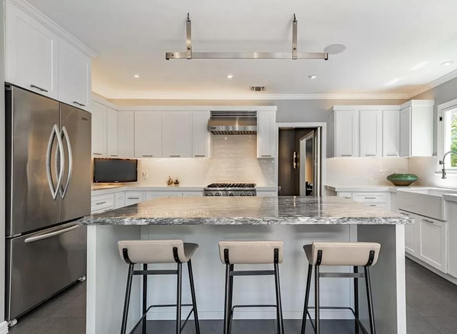 Oasis With Heated Pool & Villa Los Angeles