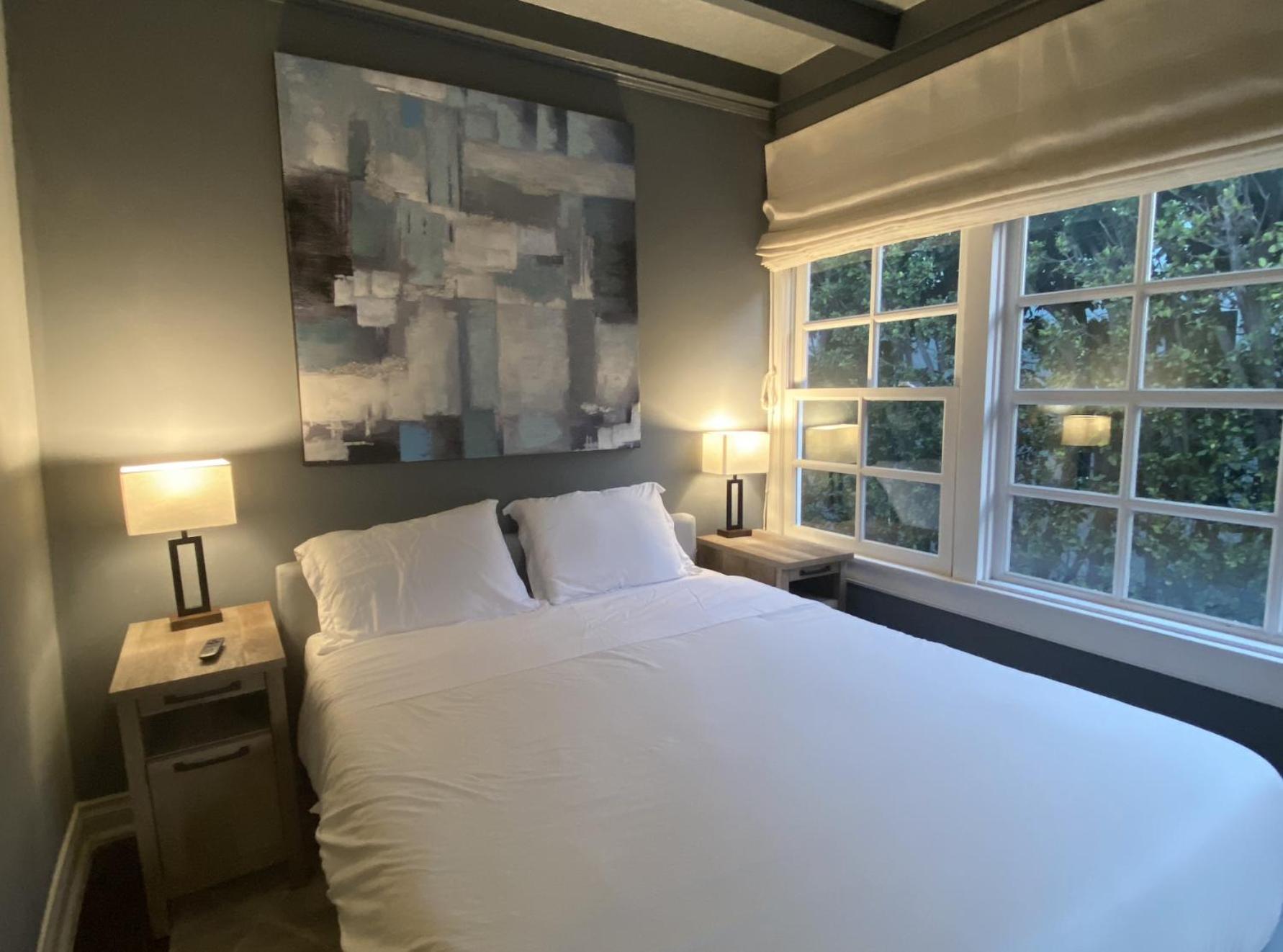Oasis With Heated Pool & Villa Los Angeles
